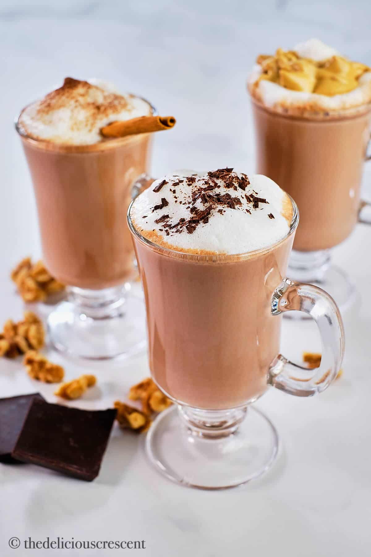 https://www.thedeliciouscrescent.com/wp-content/uploads/2016/05/Healthy-Hot-Chocolate-3.jpg
